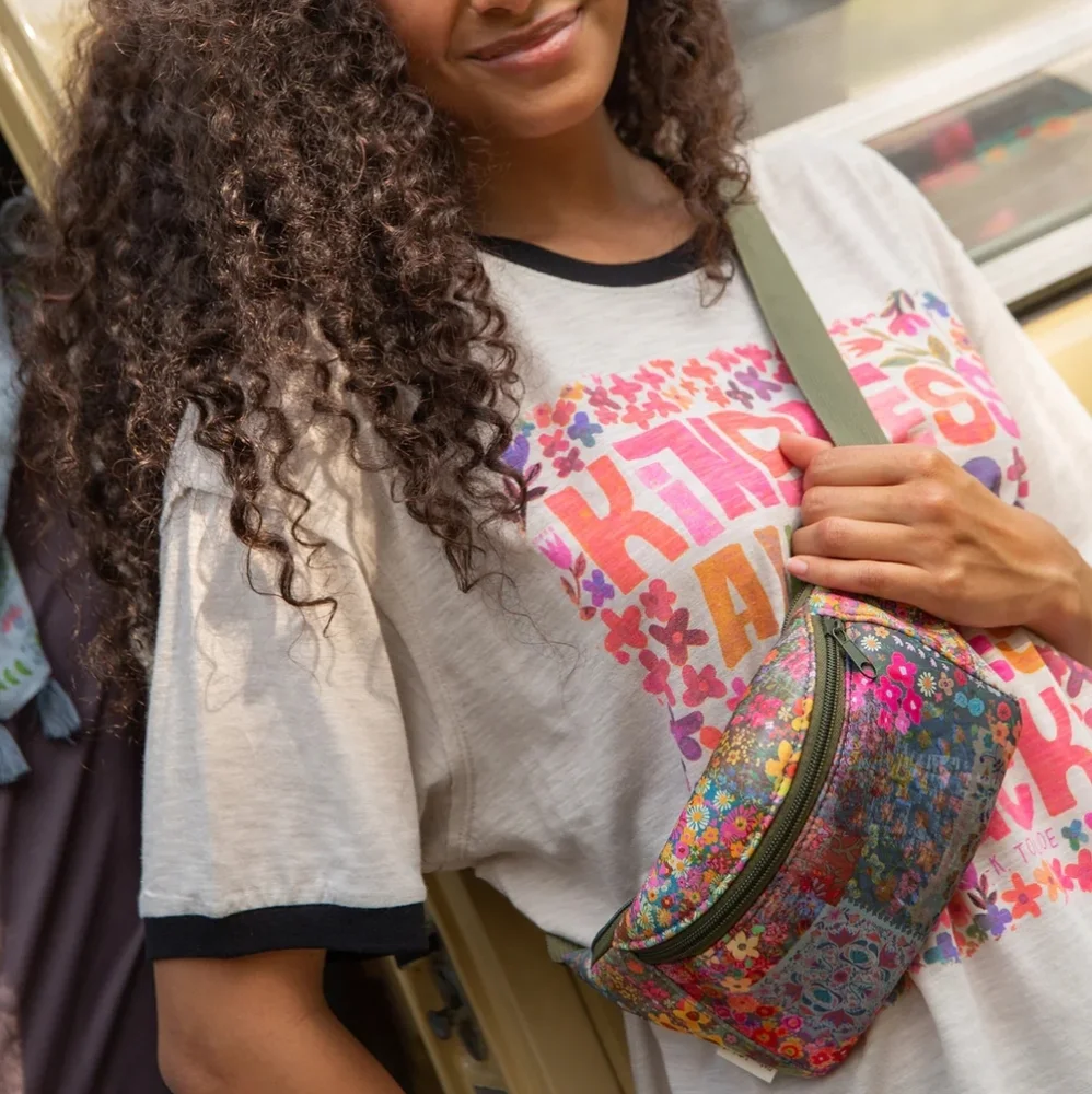 Boho neoprene fanny pack 🌼 🌸 🌻 - Picture 2 of 2